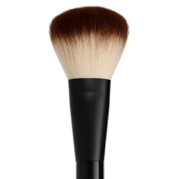 NYX PRO Powder Brush NWT - Picture 3 of 3